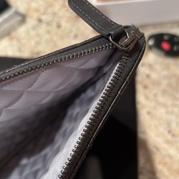 (Sold) Chanel pouch - Picture 9 of 10